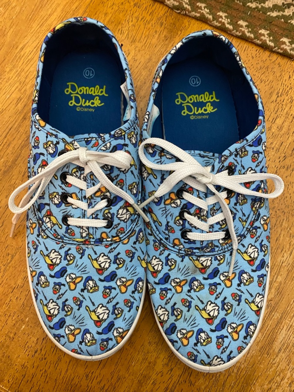 Disney Donald Duck canvas sneakers size 10